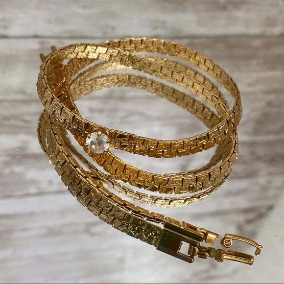 Vintage Gold-tone Flat Chain w/ CZ Clear Stone Center Necklace - Picture 3 of 15